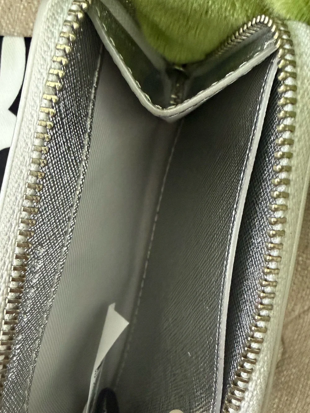 Marc Jacobs Snapshot Top Zip Multi Wallet Key Ring Silver